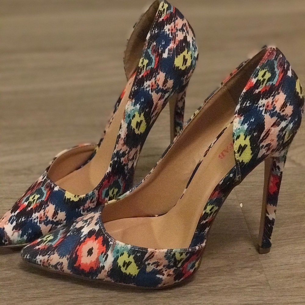 Floral pumps